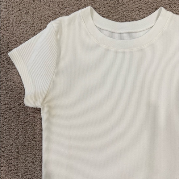 Brandy Melville Shirt - Picture 3 of 5